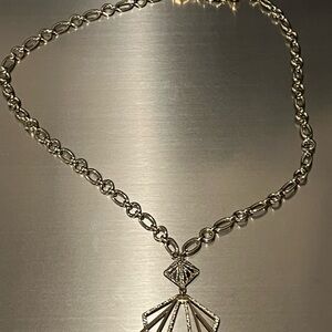 Elegant Gold Necklace with Pendant (missing a stone)